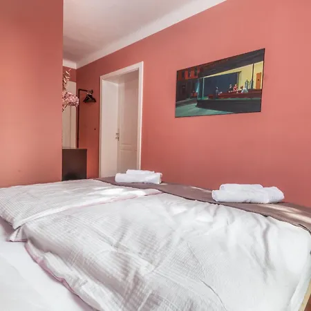 City-loft In 100und10 - Charmantes Dachstudio Beim Lendkanal Klagenfurt am Woerthersee