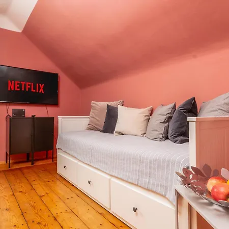 City-loft In 100und10 - Charmantes Dachstudio Beim Lendkanal *