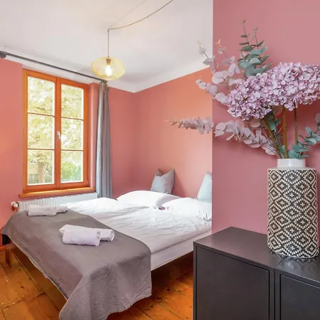 City-loft In 100und10 - Charmantes Dachstudio Beim Lendkanal Apartamento