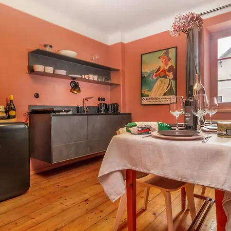 Apartamento City-loft In 100und10 - Charmantes Dachstudio Beim Lendkanal Klagenfurt am Woerthersee