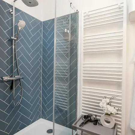 City-loft In 100und10 - Charmantes Dachstudio Beim Lendkanal * Klagenfurt am Woerthersee