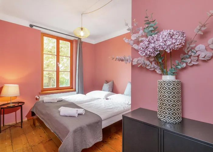 City-loft In 100und10 - Charmantes Dachstudio Beim Lendkanal דירה