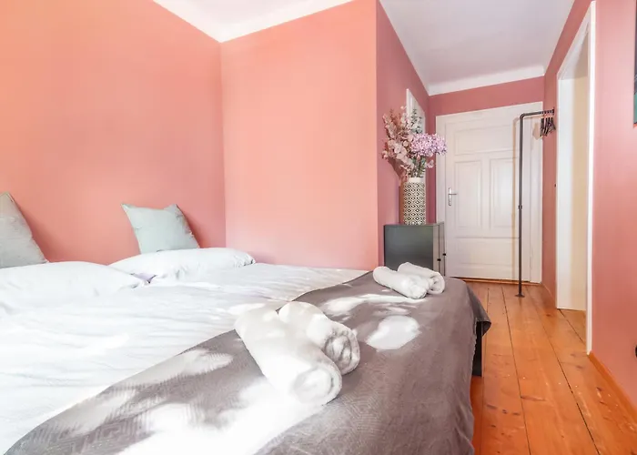 City-loft In 100und10 - Charmantes Dachstudio Beim Lendkanal דירה *